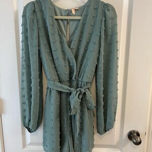 Swiss Dot Romper Size M ✨🎄 Perfect for the holidays!